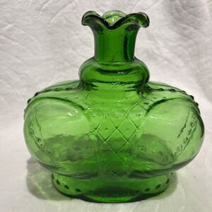 Vintage Clevenger Bros Emerald Green Glass Crown Shaped Blown Bottle Vase